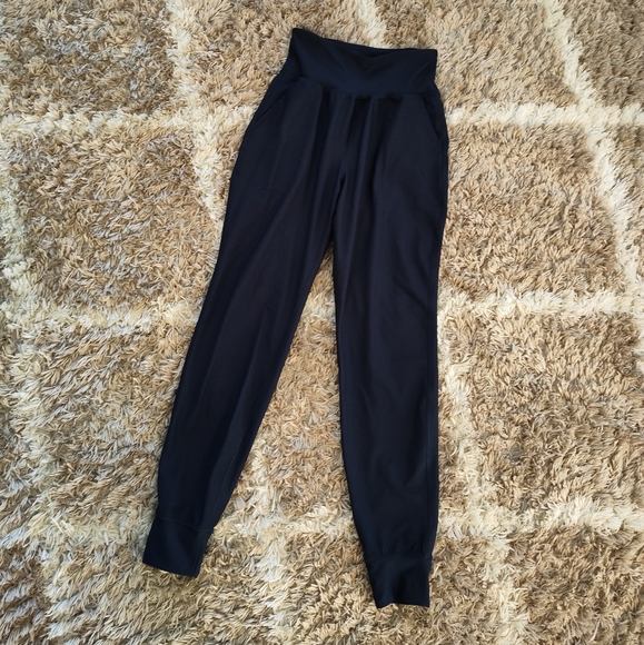 Old Navy High Waisted Power Soft Joggers - Picture 5 of 9